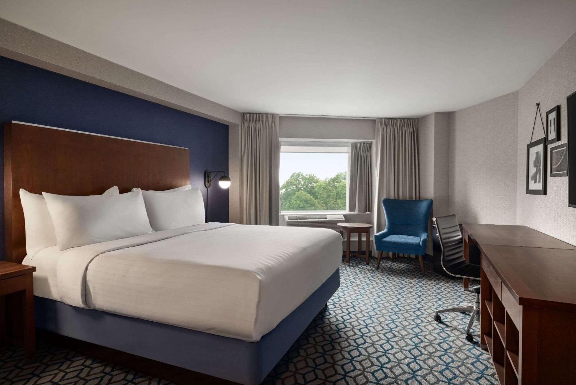 Wyndham Grand Fallsview Hotel Niagara Falls Exterior photo